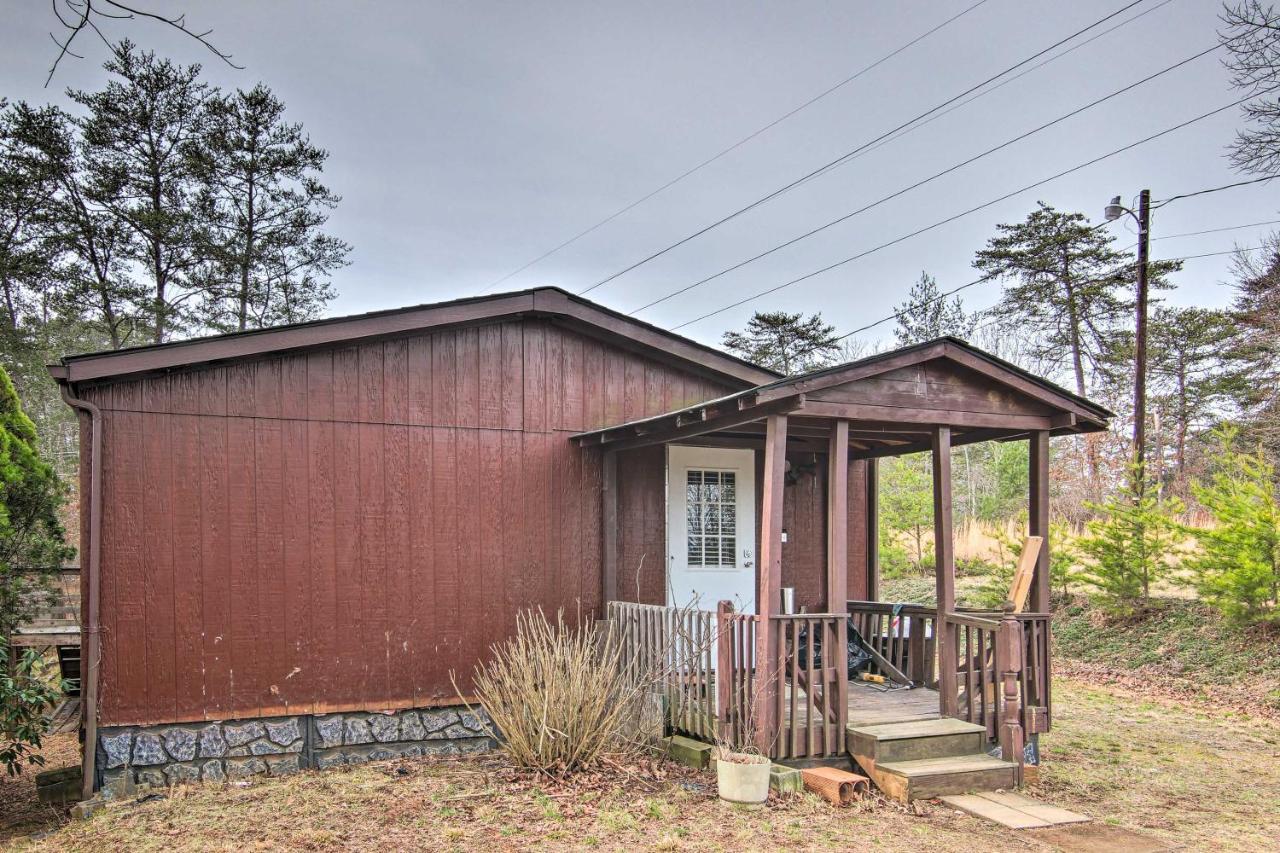 Cozy Asheville Cottage With Grill And Fire Pit! Exterior photo